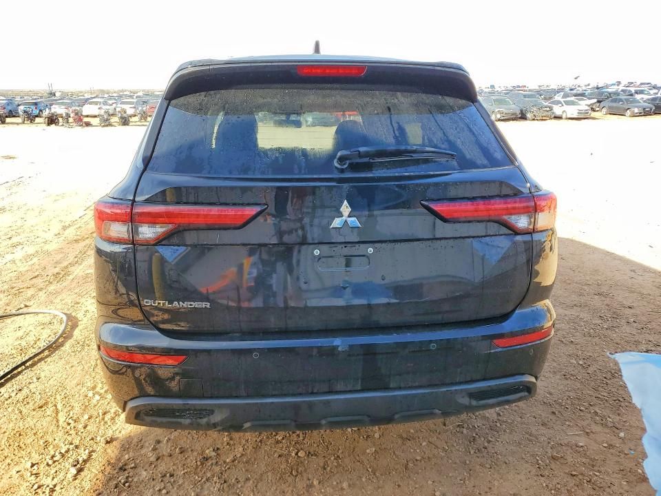 2024 Mitsubishi Outlander es