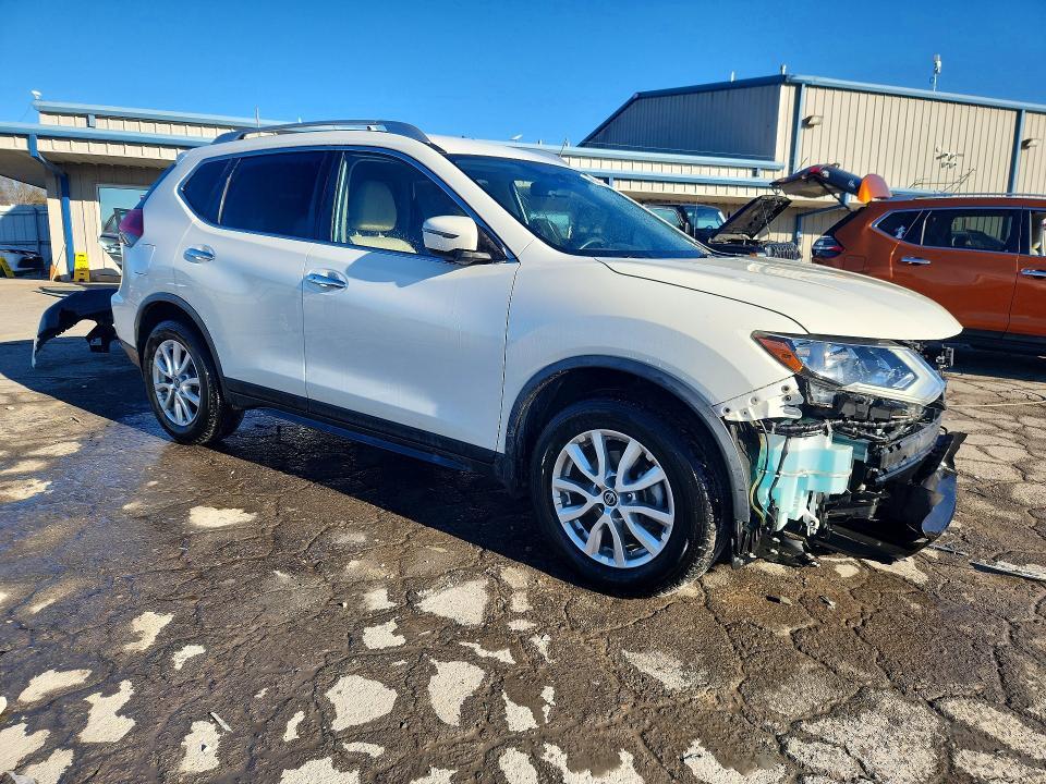 2020 Nissan Rogue sv