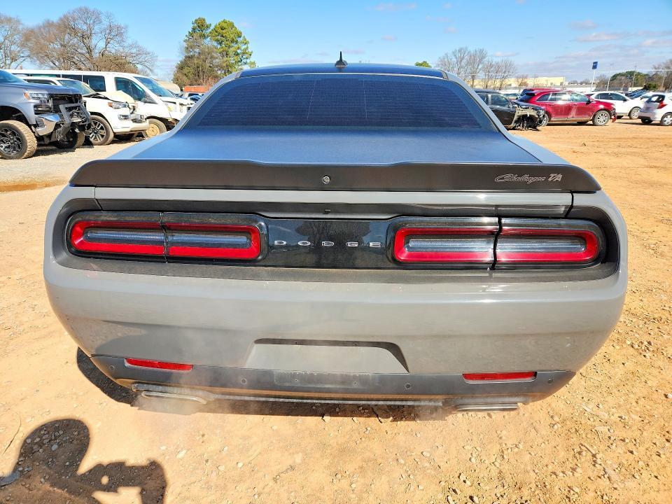 2017 Dodge Challenger r