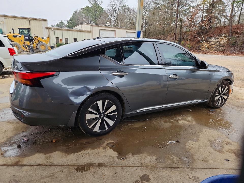 2020 Nissan Altima sv