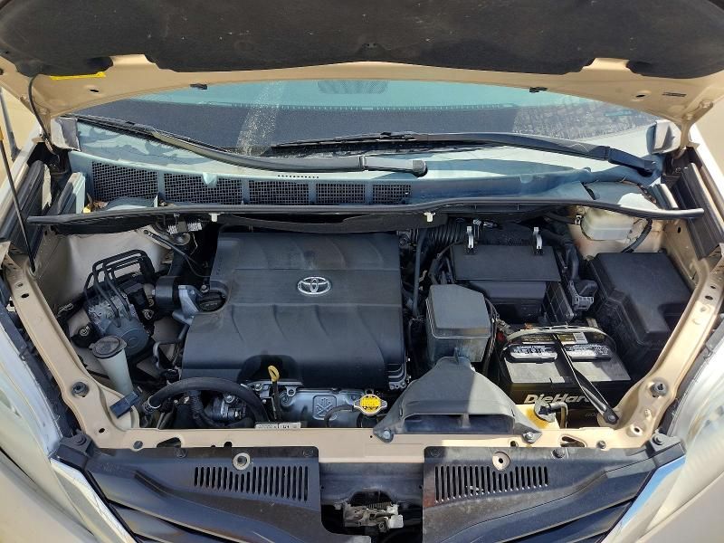 2014 Toyota Sienna le