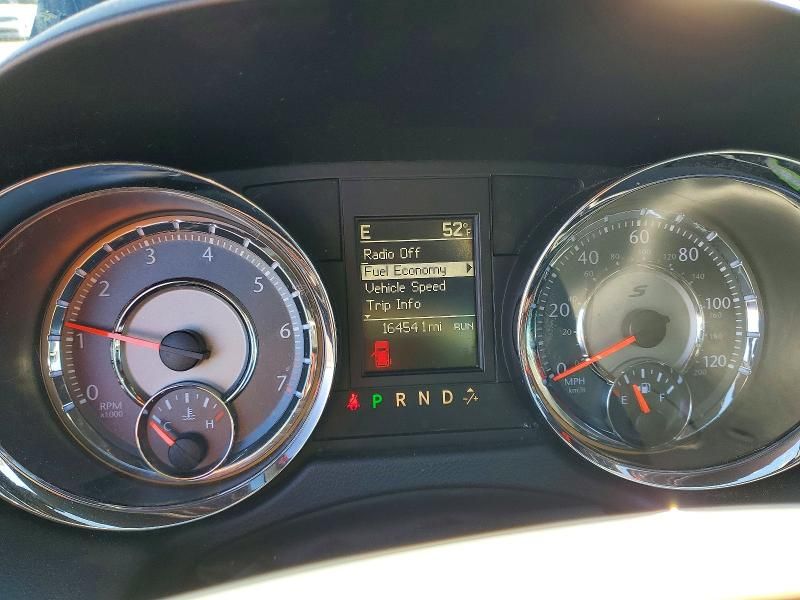 2015 Chrysler Town & Country s