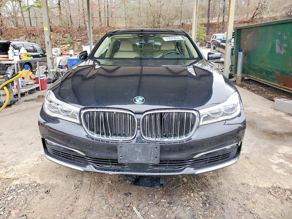 2016 BMW 750 xi