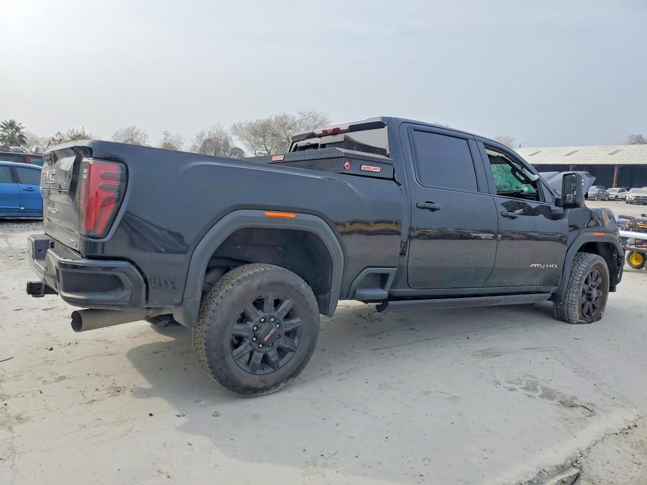 2024 GMC Sierra K3500 AT4
