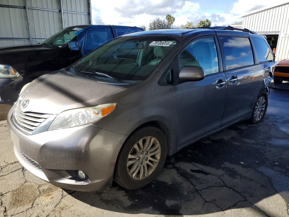 2014 Toyota Sienna xle