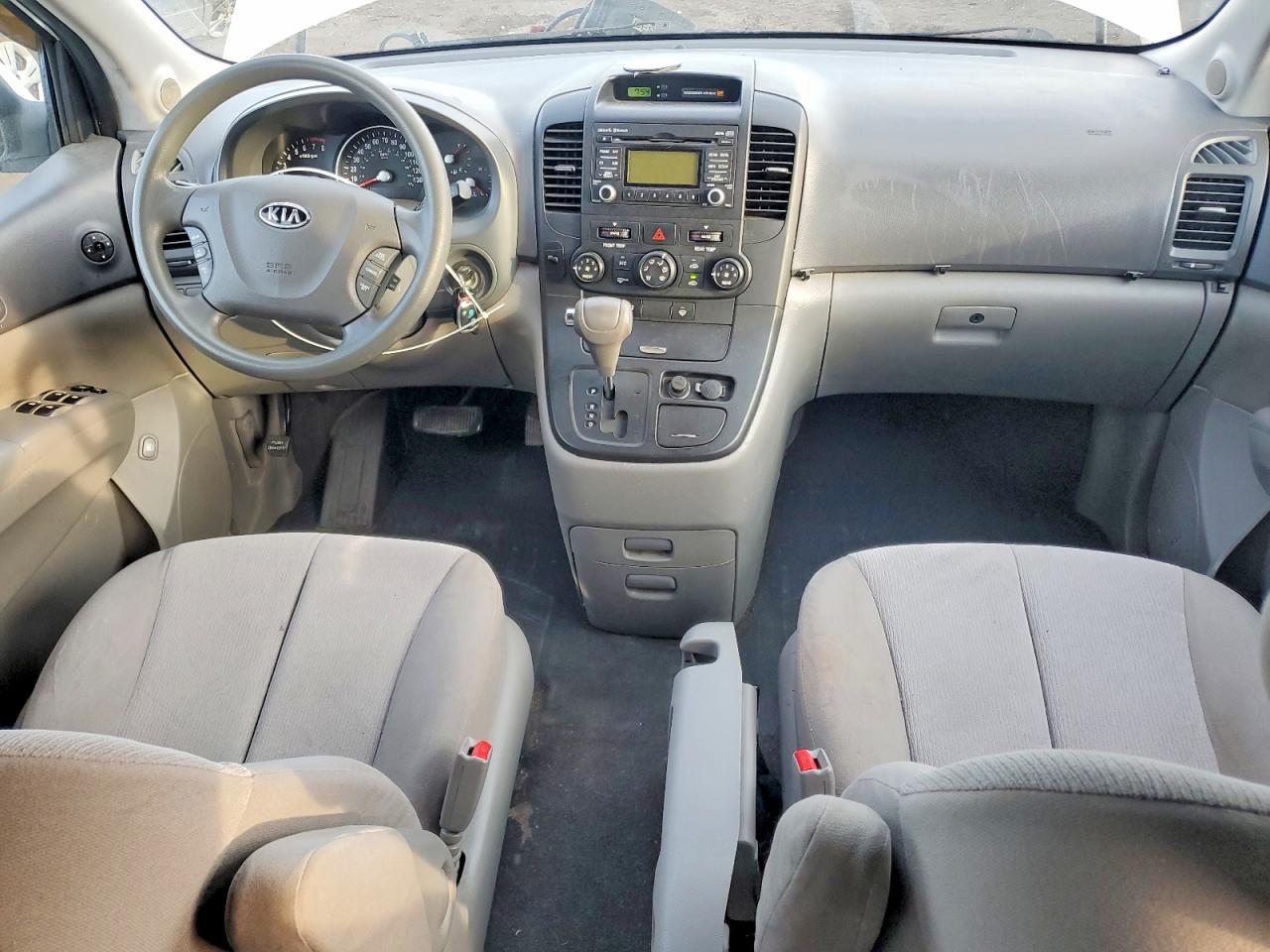 2011 KIA Sedona lx