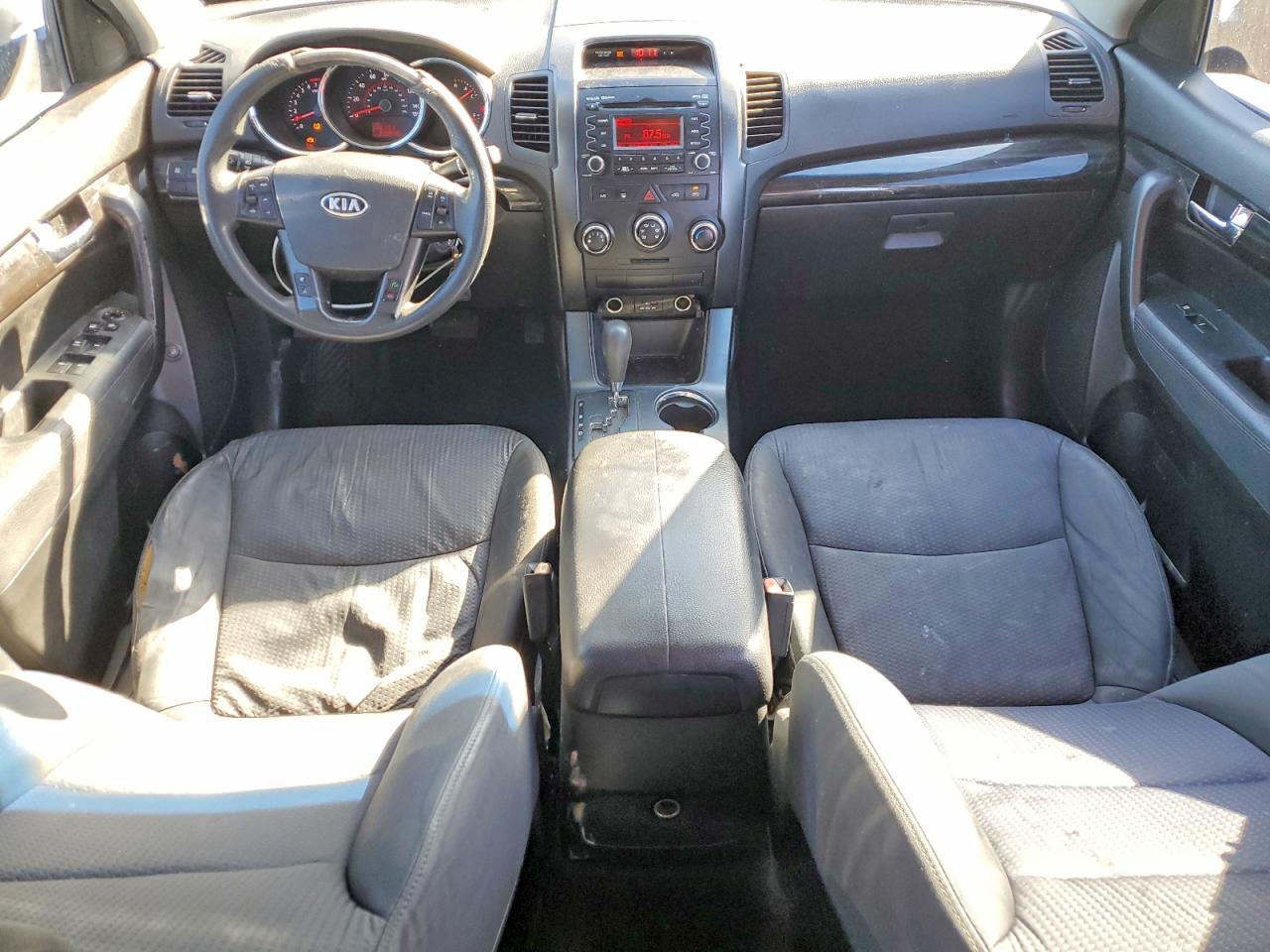 2011 KIA Sorento lx