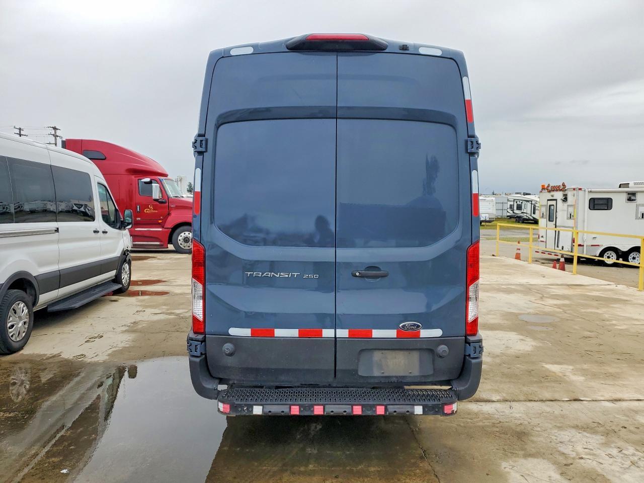 2020 Ford Transit T-250
