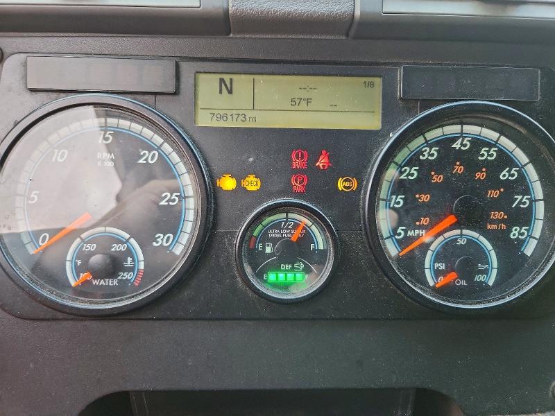 2016 Freigliner 2016 Freightliner Cascadia 125 Semi Truck