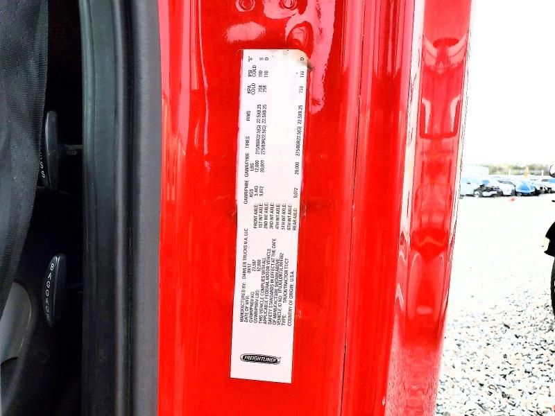 2018 Freightliner Cascadia 125 Semi Truck