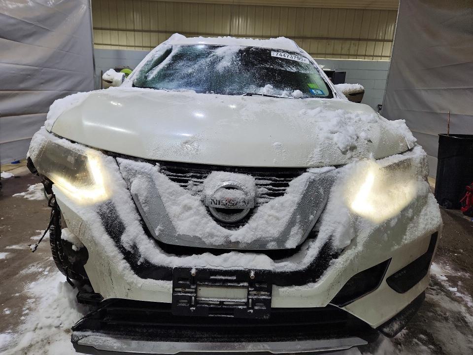 2017 Nissan Rogue sv