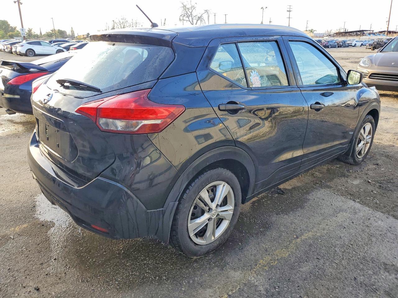 2019 Nissan Kicks s