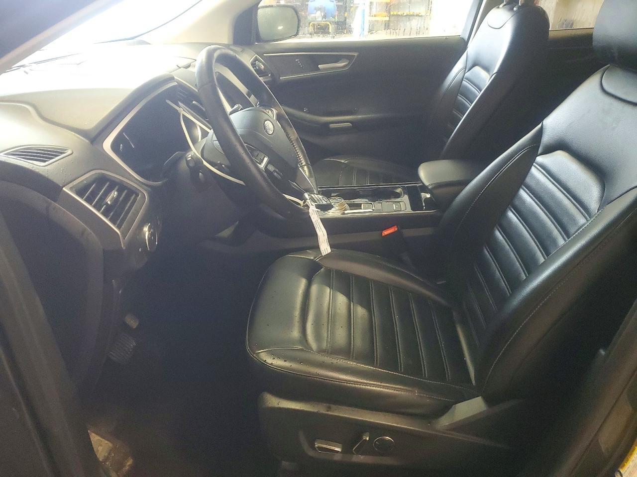 2019 Ford Edge sel