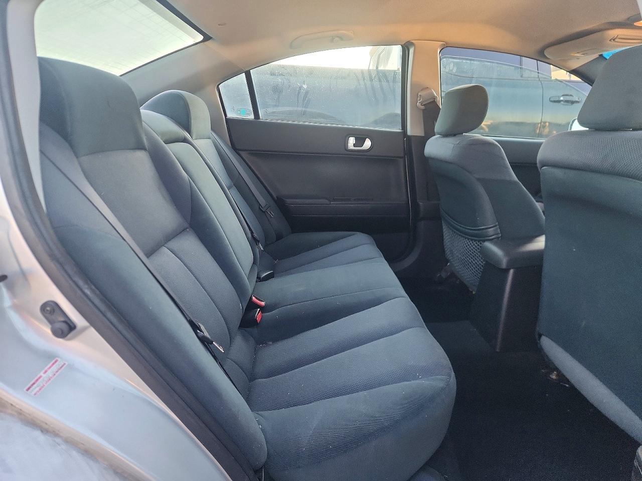 2006 Mitsubishi Galant es Medium
