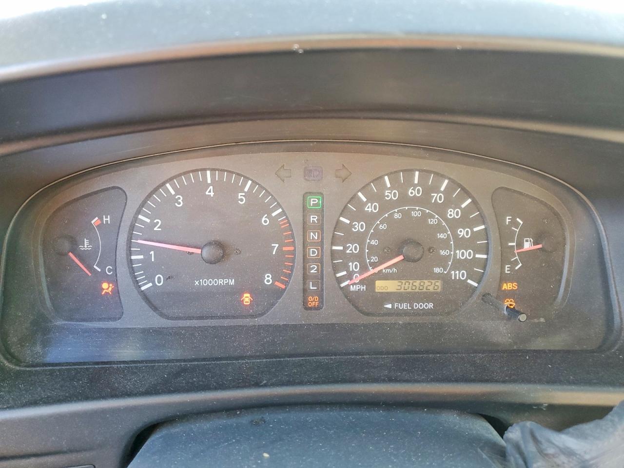 1998 Toyota Sienna le