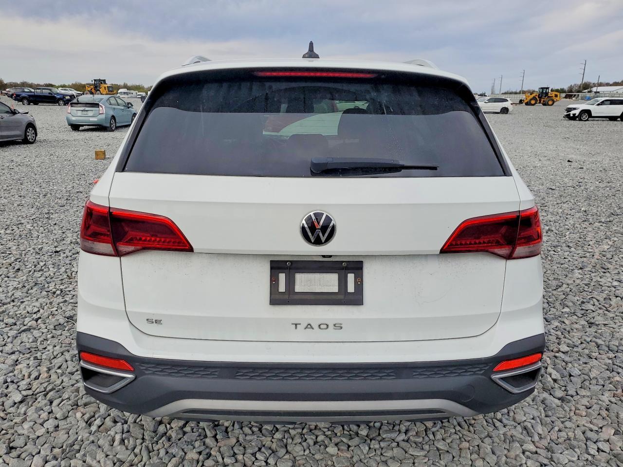 2022 Volkswagen Taos se