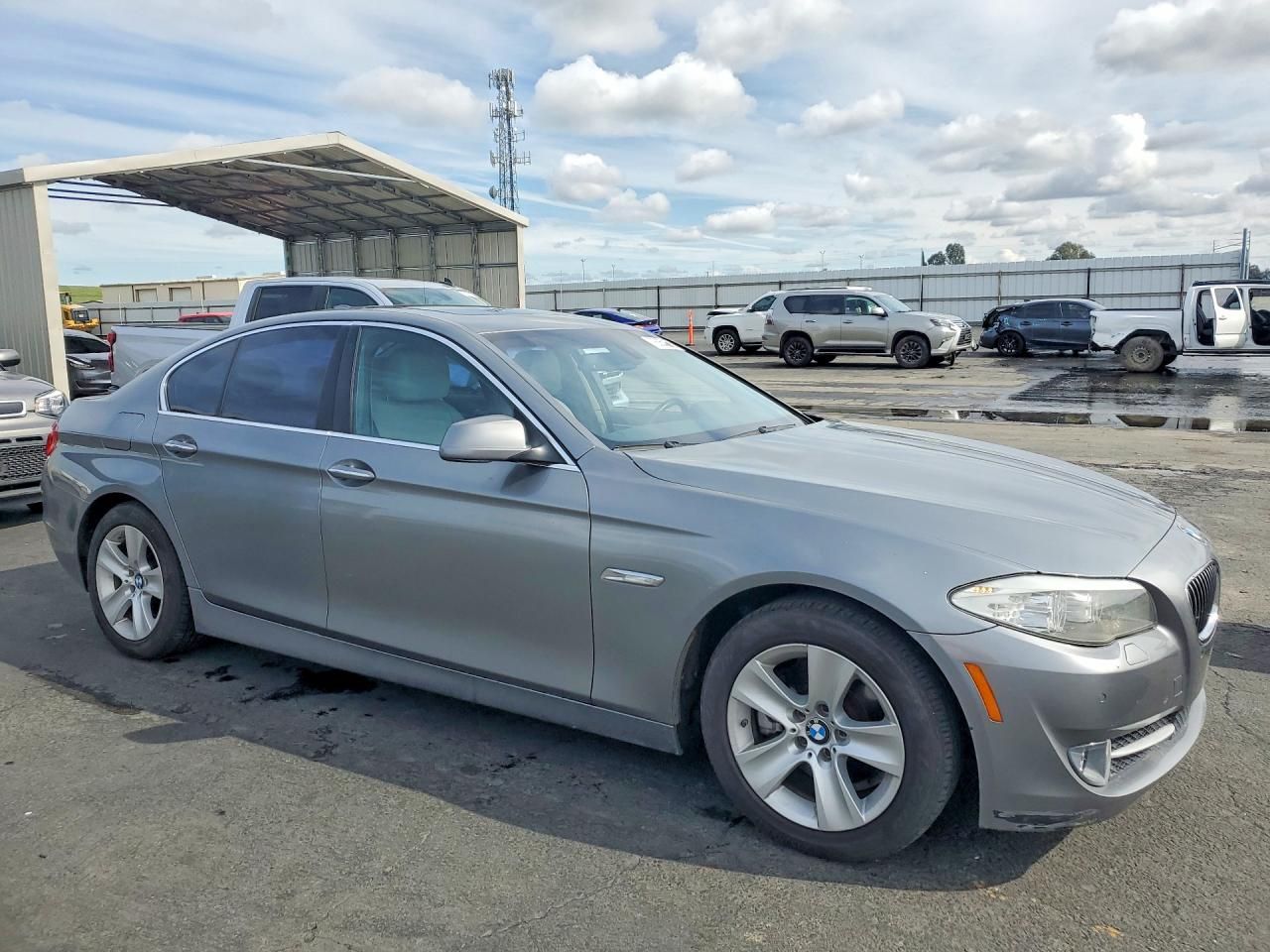2012 BMW 528 i