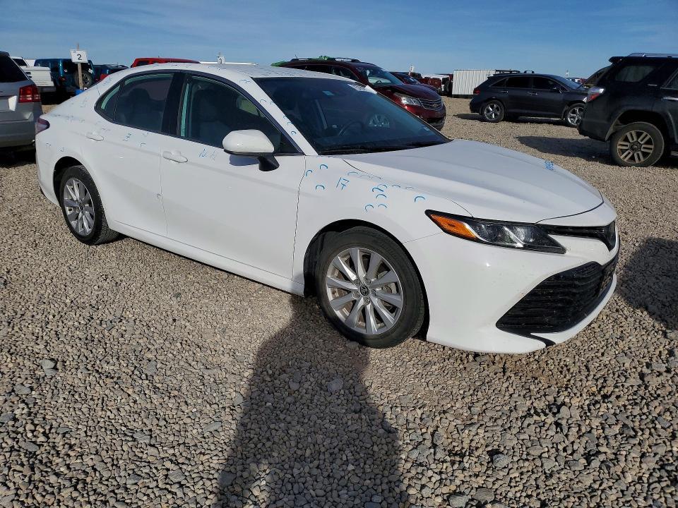 2020 Toyota Camry le