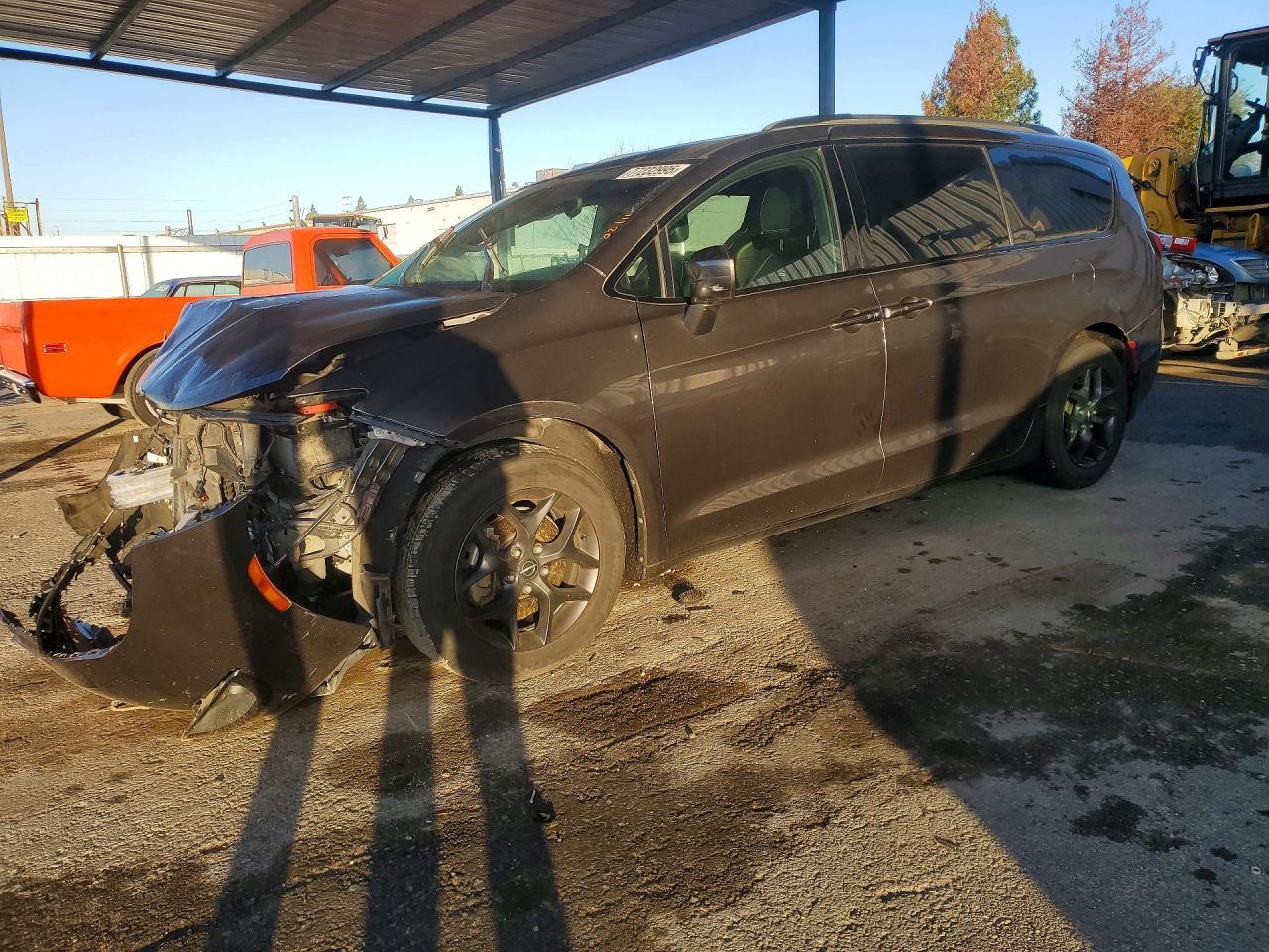 2018 Chrysler Pacifica Touring l