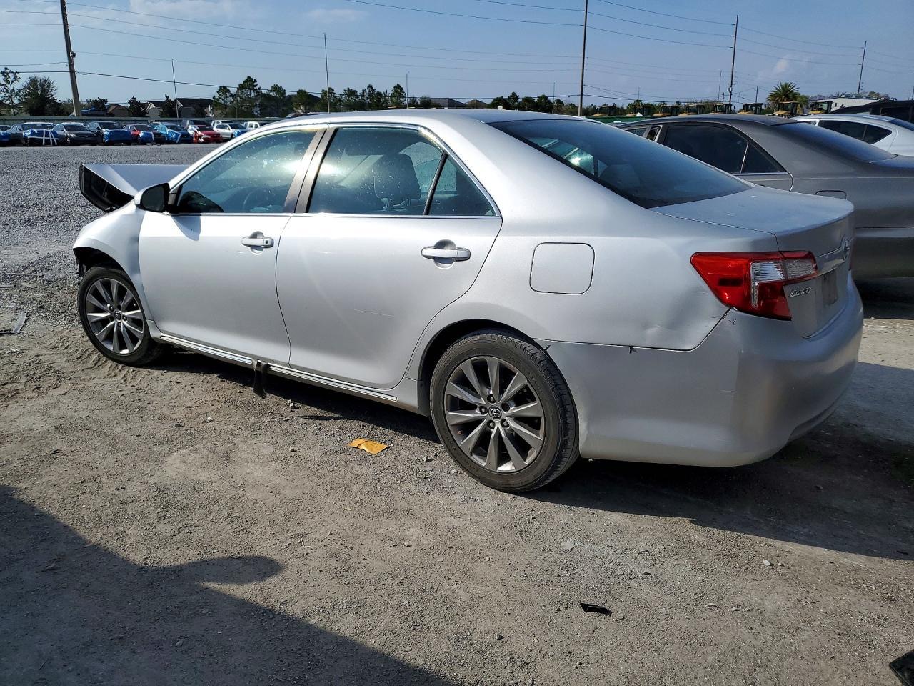 2014 Toyota Camry le