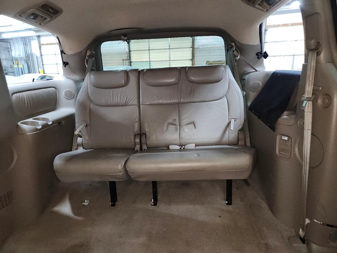 2004 Toyota Sienna xle Limited 7 Passenger