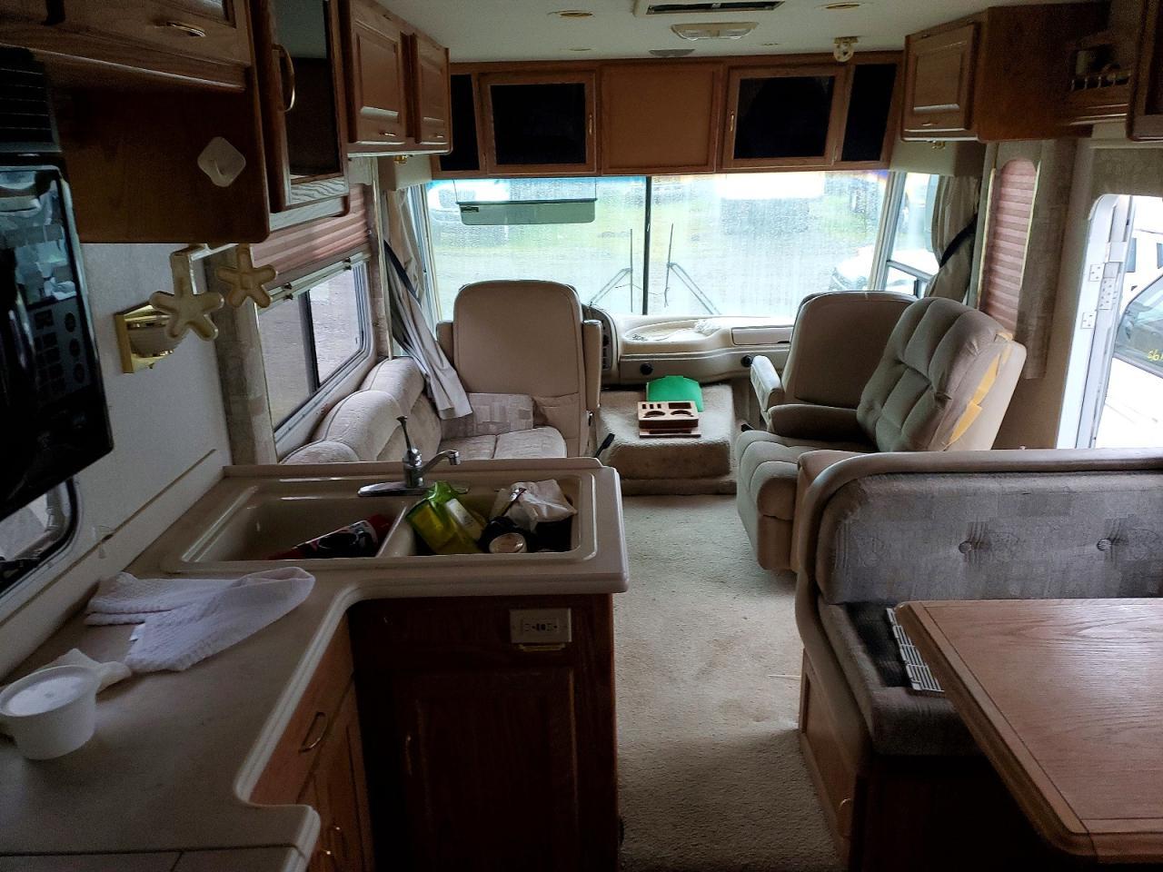 2001 Workhorse Custom Chassis 2001 National RV Surf Side RV