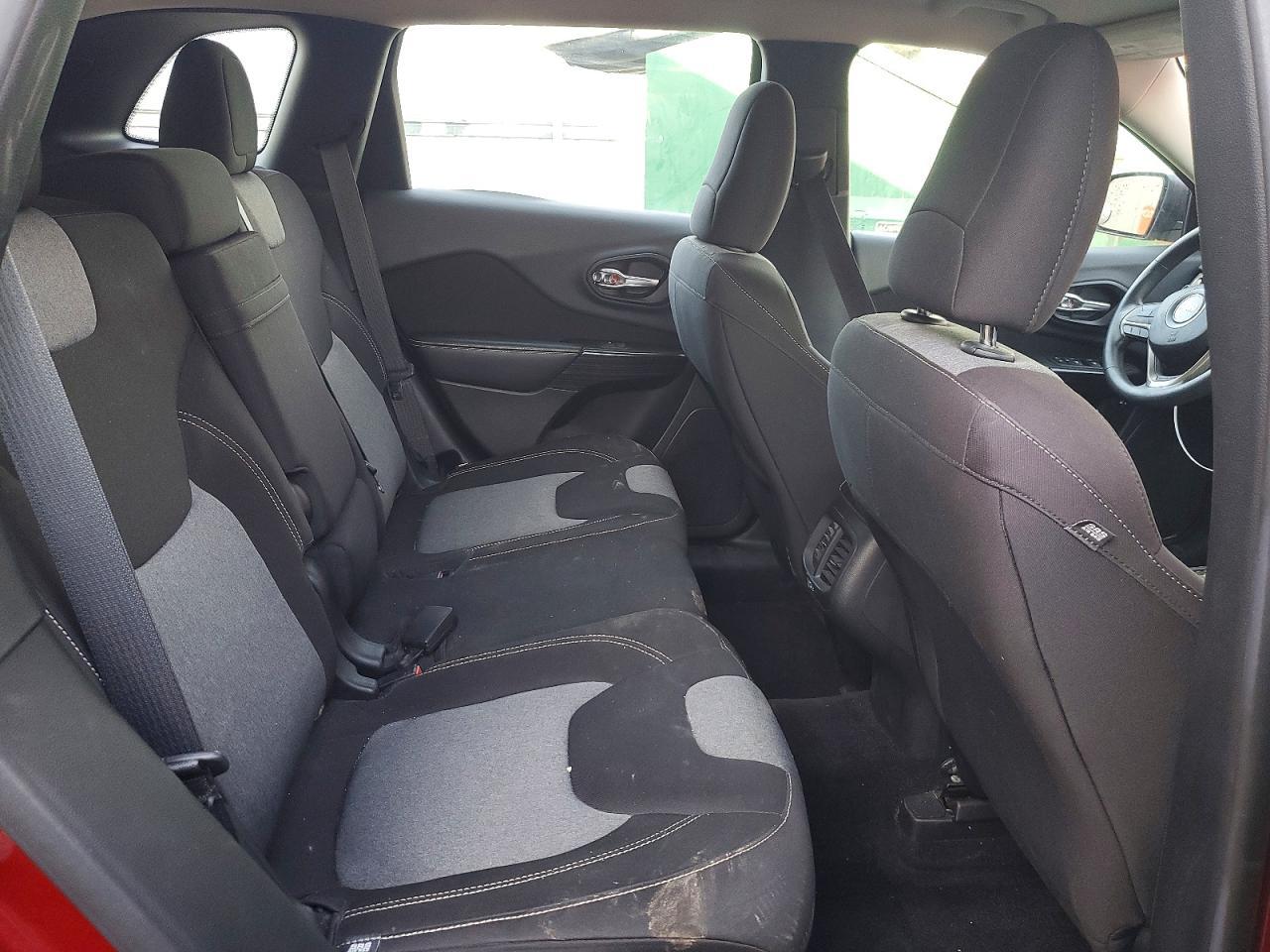 2014 Jeep Cherokee Sport