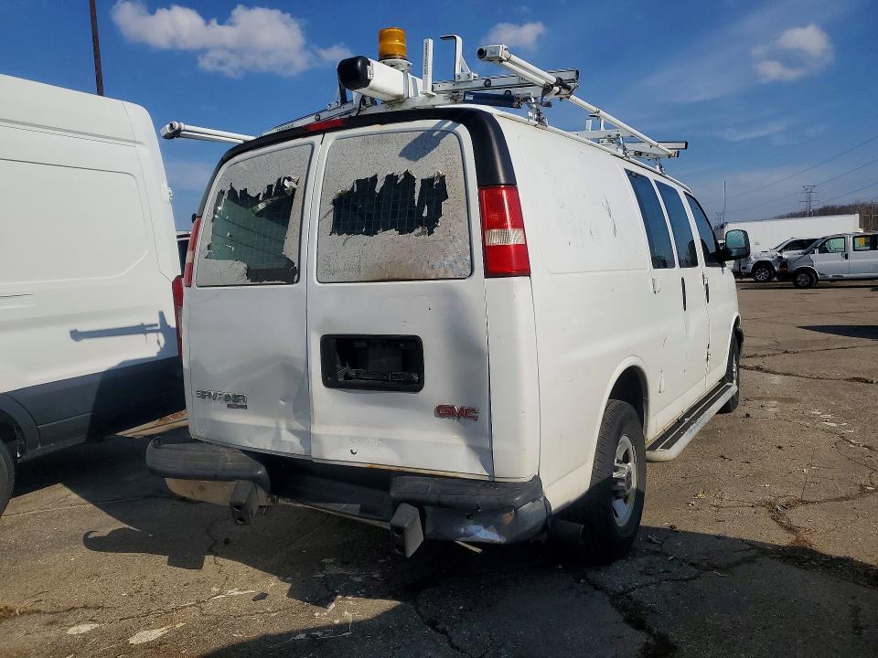 2015 GMC Savana 2500 Cargo Utility / Service van