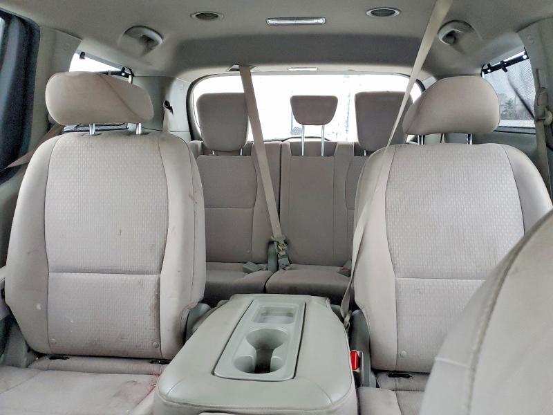 2016 KIA Sedona lx