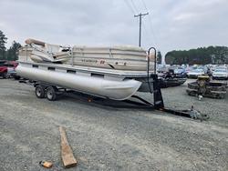 Salvage boats for sale at Shreveport, LA auction: 2002 Sun Tracker 22 Party Barge-Pontoon Boat