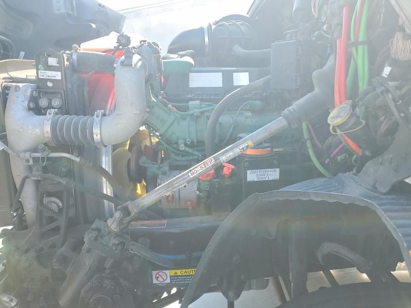 2020 Volvo VNR Semi Truck