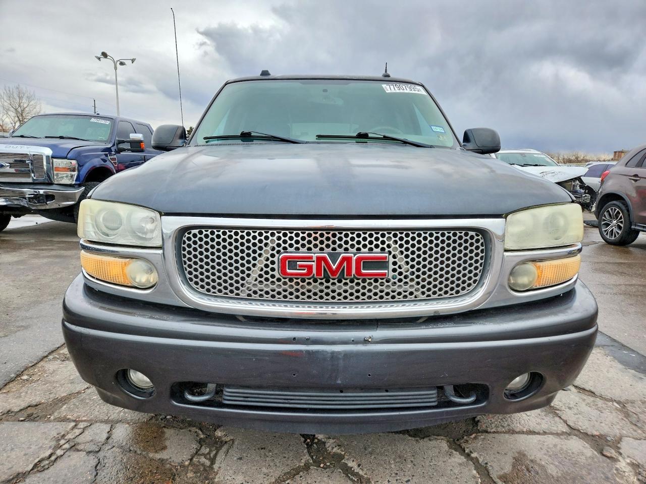 2004 GMC Yukon Denali