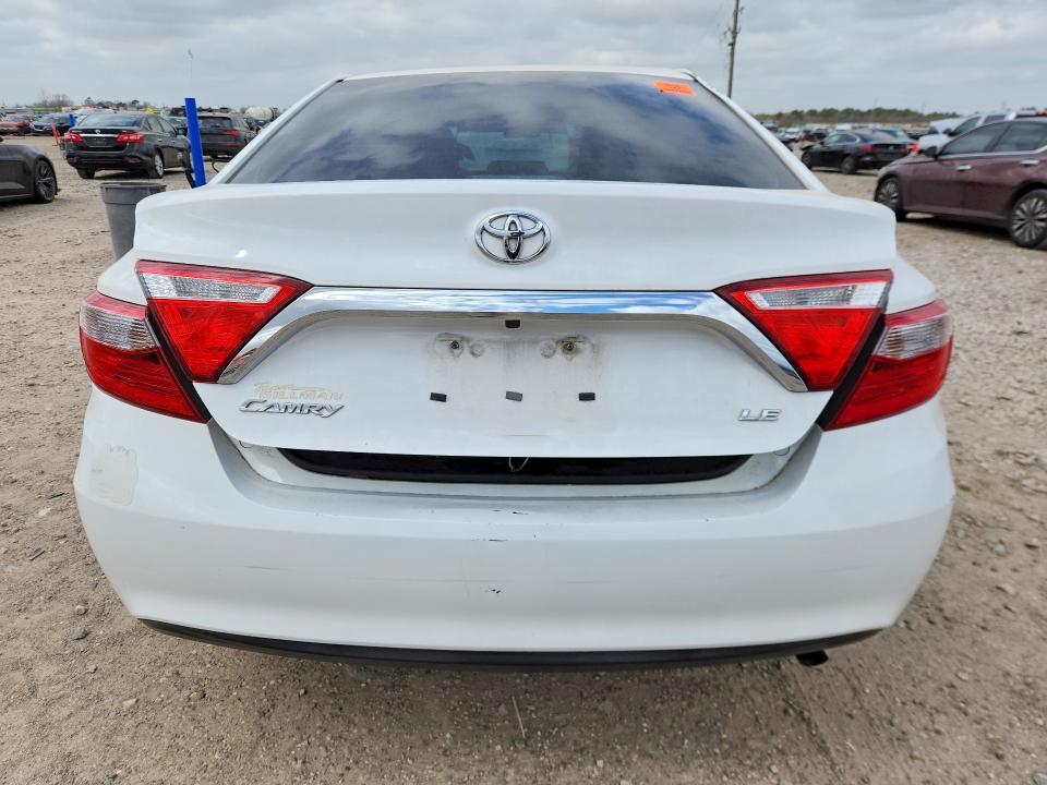 2015 Toyota Camry le