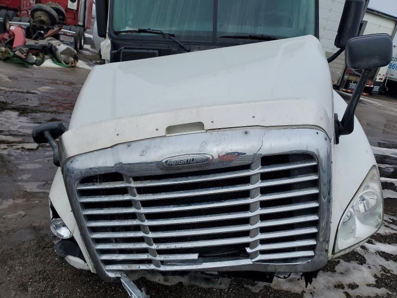 2018 Freightliner Cascadia 125 Semi Truck