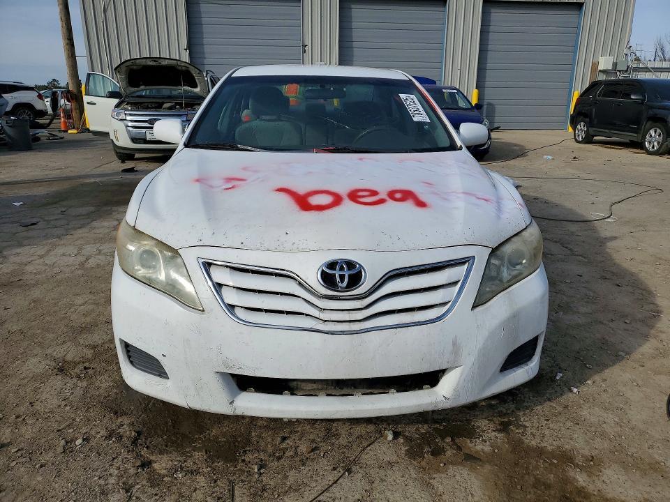 2011 Toyota Camry le