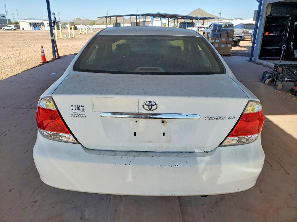 2005 Toyota Camry le
