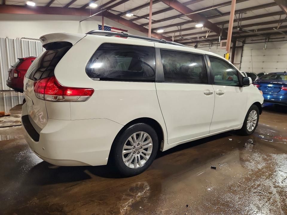 2014 Toyota Sienna xle