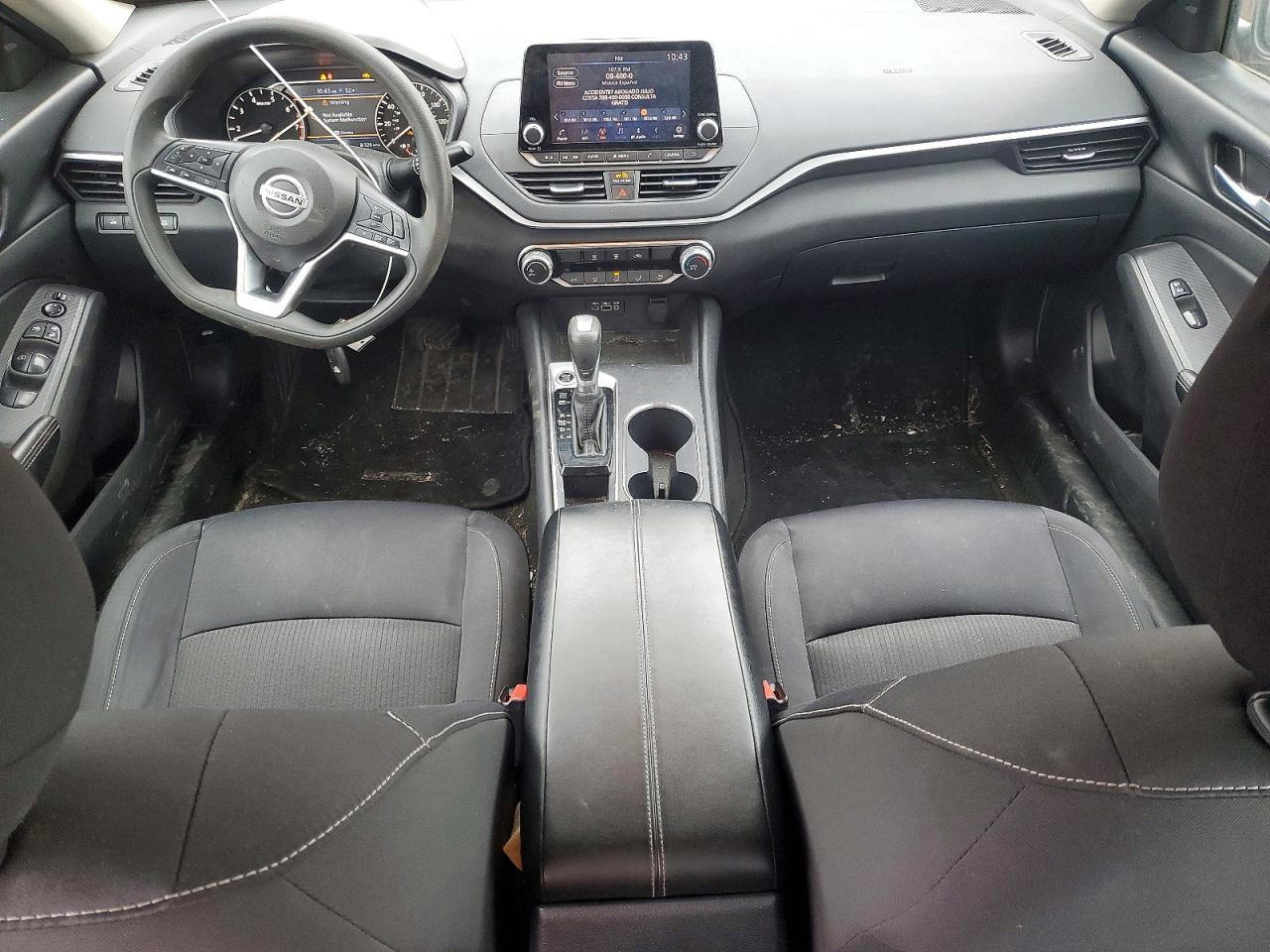 2022 Niss Altima sv