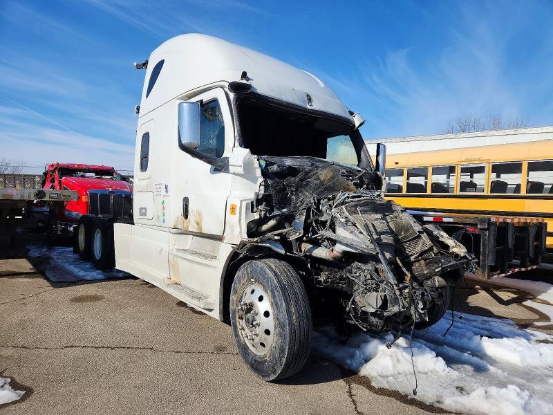 2018 Freigliner 2018 Freightliner Cascadia 126 Semi Truck