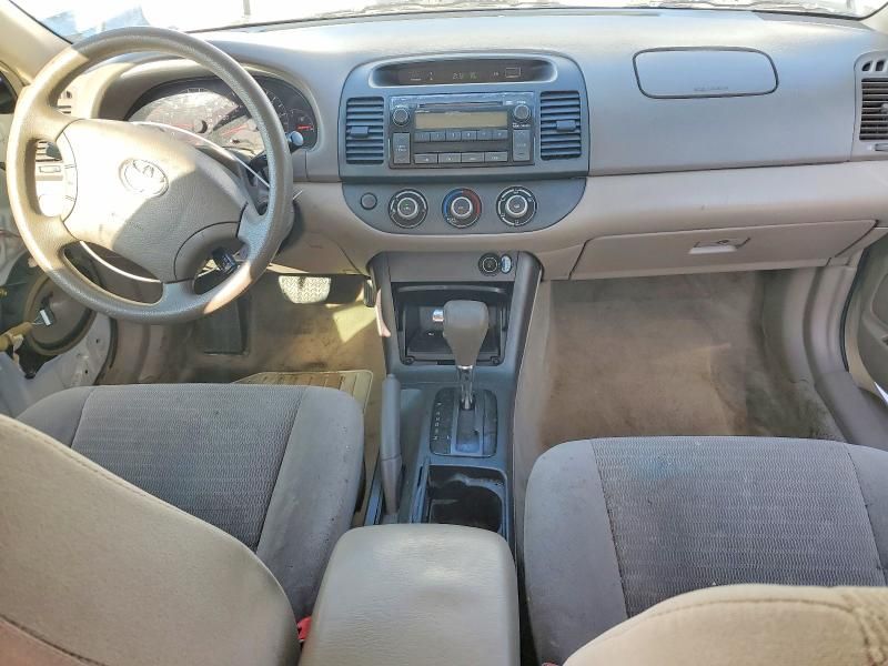 2005 Toyota Camry le