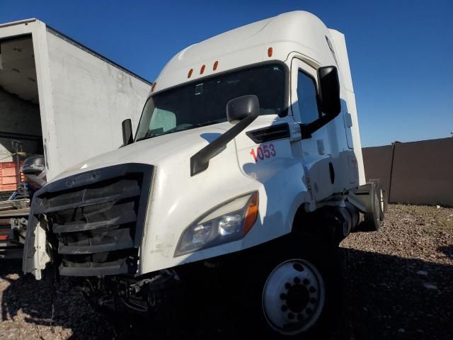 2020 Freightliner Cascadia 126