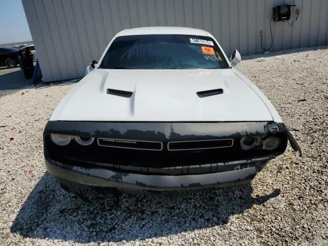 2015 Dodge Challenger SXT