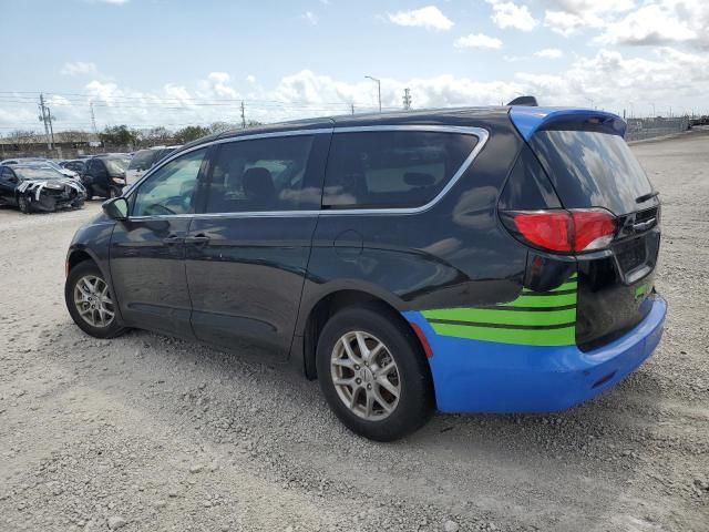 2022 Chrysler Voyager LX