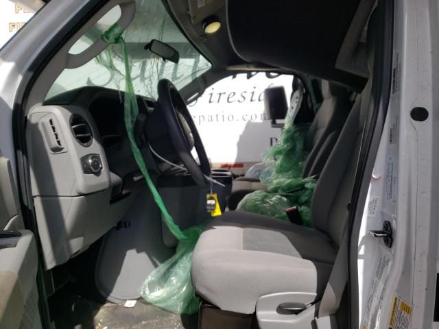 2021 Ford Econoline E350 Super Duty Cutaway Van