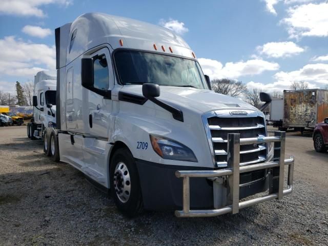 2018 Freightliner Cascadia 126