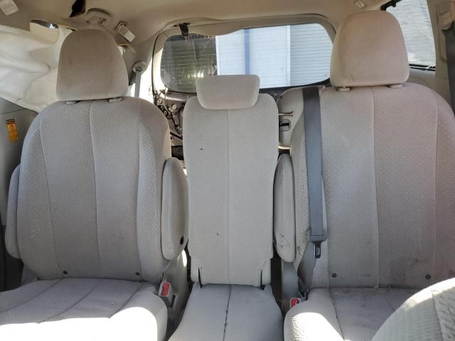 2013 Toyota Sienna LE