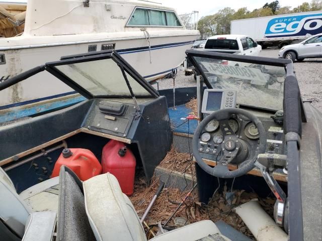 1989 Tracker Boat