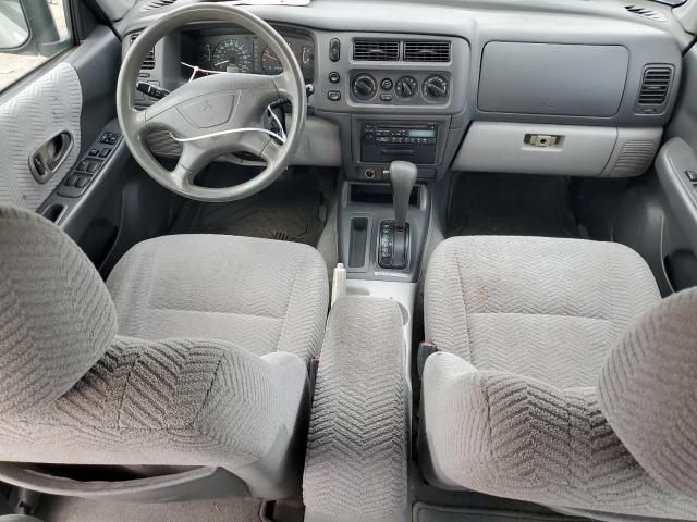 2001 Mitsubishi Montero Sport ES