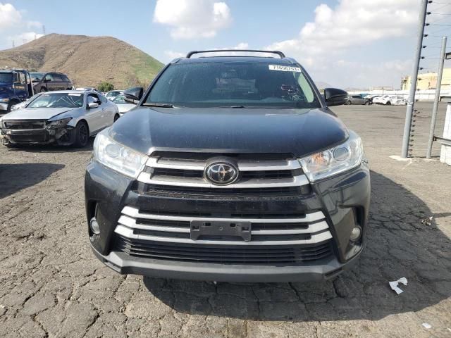 2017 Toyota Highlander SE