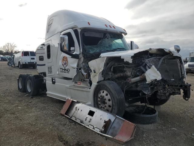 2018 Freightliner Cascadia 126